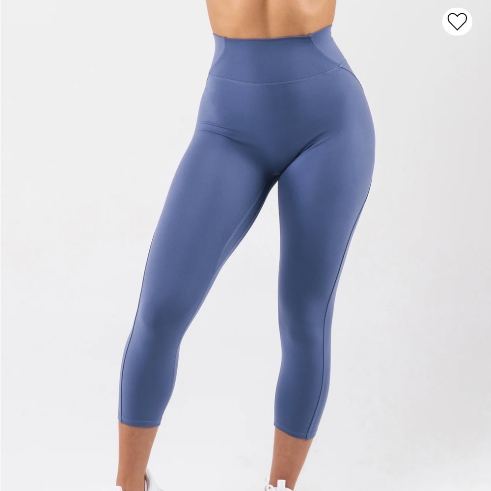 Alphalete Aura Capri Leggings - Dusty Blue